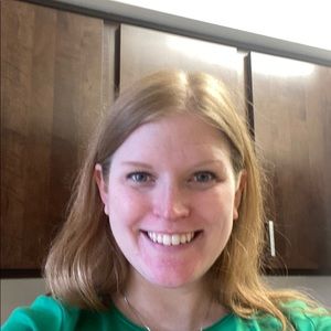 Meet your Posher, Caitlin